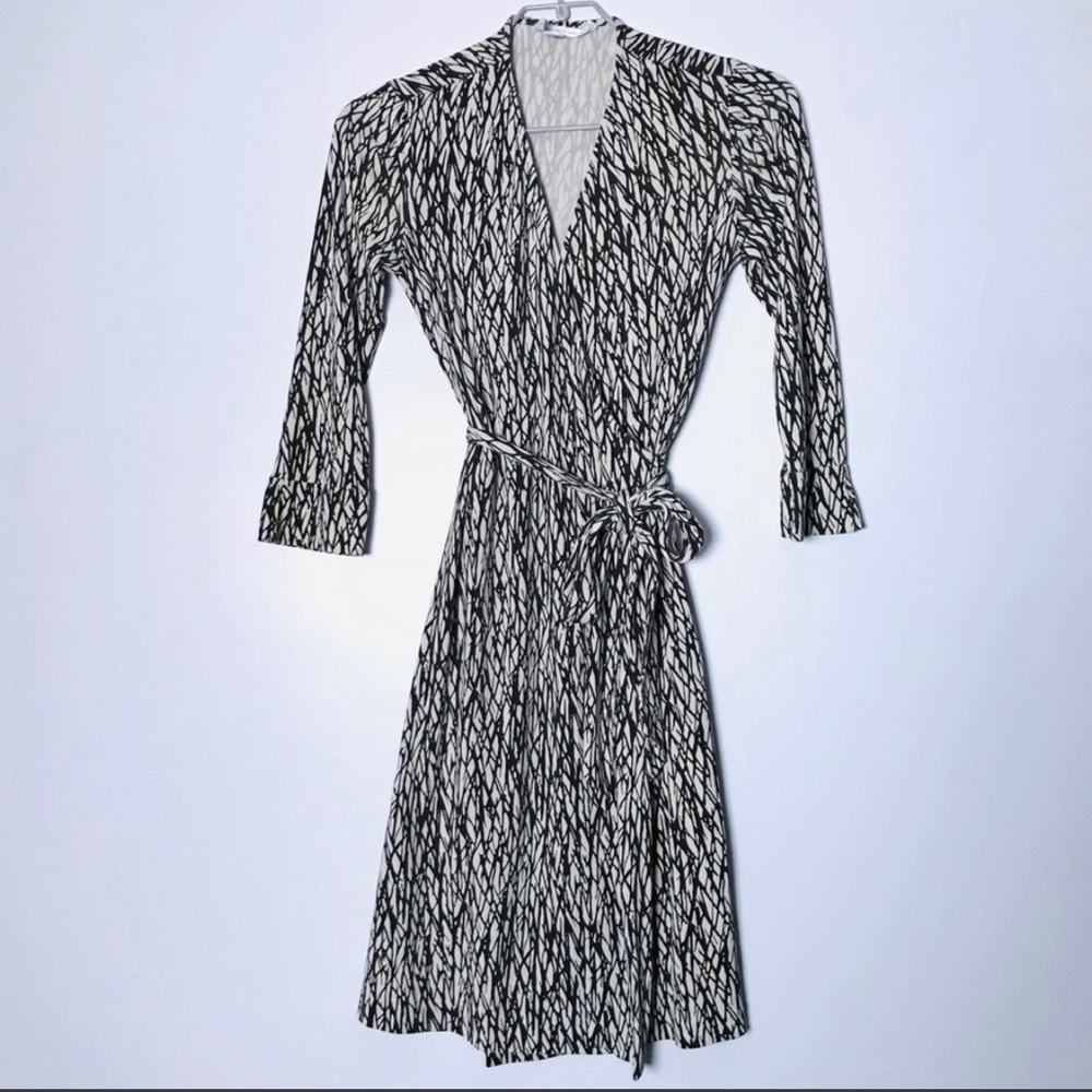 Diane Von Furstenberg Silk 3/4 Sleeve Wrap Dress